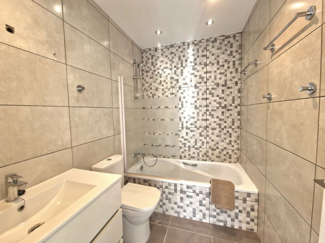 Maison mitoyenne avec 3 Chambres  à Mijas