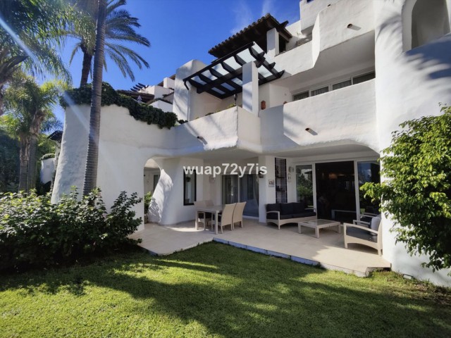 2 Bedrooms Apartment in Puerto Banús