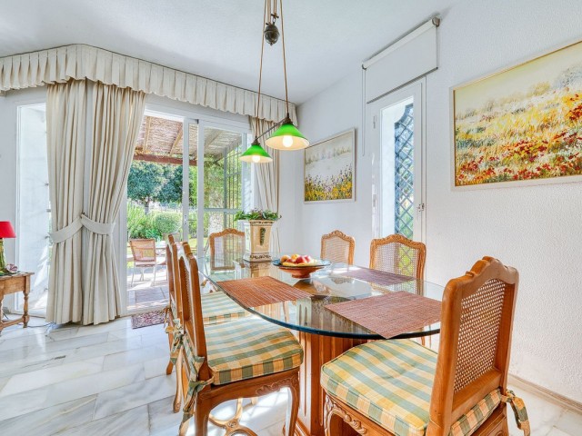 4 Slaapkamer Villa in Nueva Andalucía