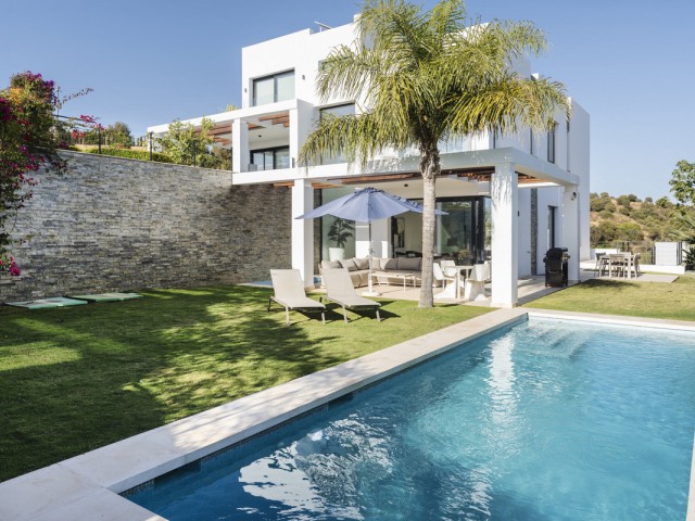 5 Bedrooms Villa in Cabopino