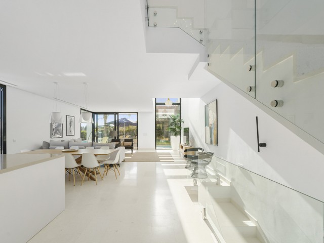 5 Bedrooms Villa in Cabopino