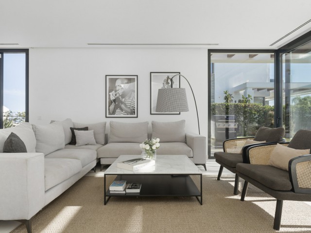 5 Bedrooms Villa in Cabopino