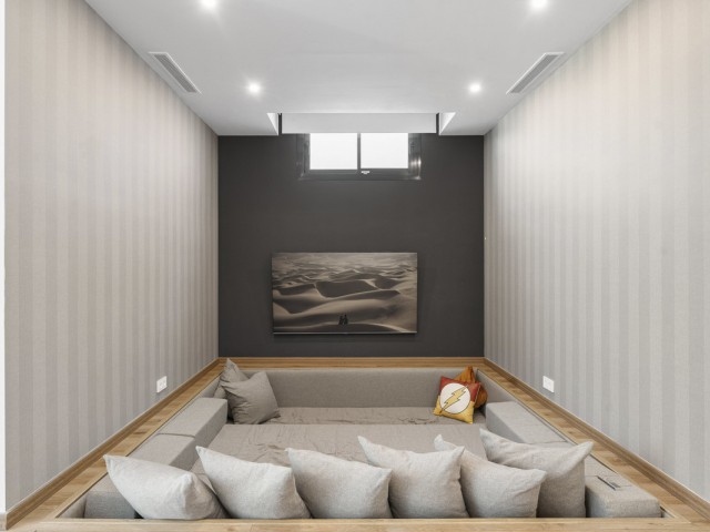5 Bedrooms Villa in Cabopino