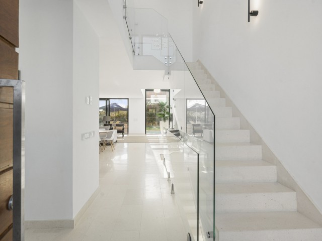 5 Bedrooms Villa in Cabopino