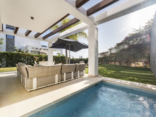 5 Bedrooms Villa in Cabopino