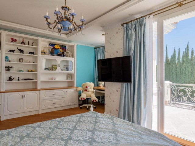 4 Slaapkamer Villa in El Rosario