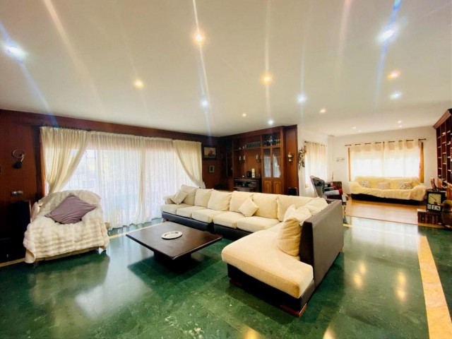 6 Schlafzimmer Villa in Benalmadena