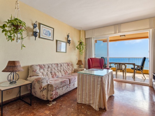 Apartamento con 2 Dormitorios  en Los Boliches