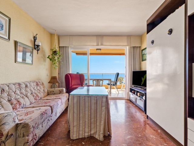 Apartamento con 2 Dormitorios  en Los Boliches