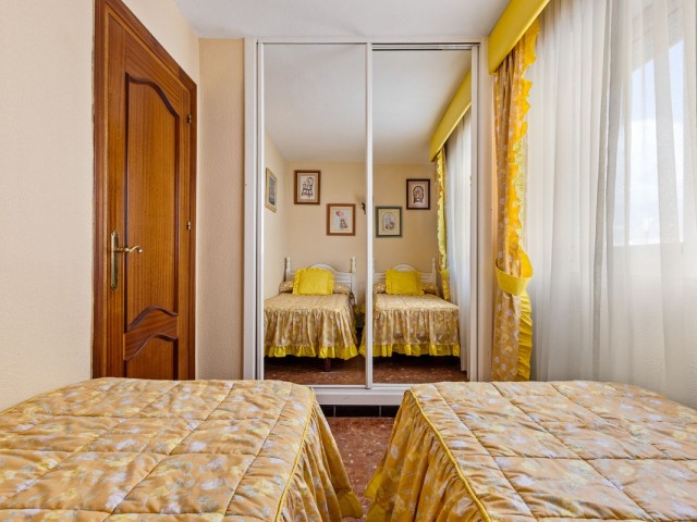 Apartamento con 2 Dormitorios  en Los Boliches