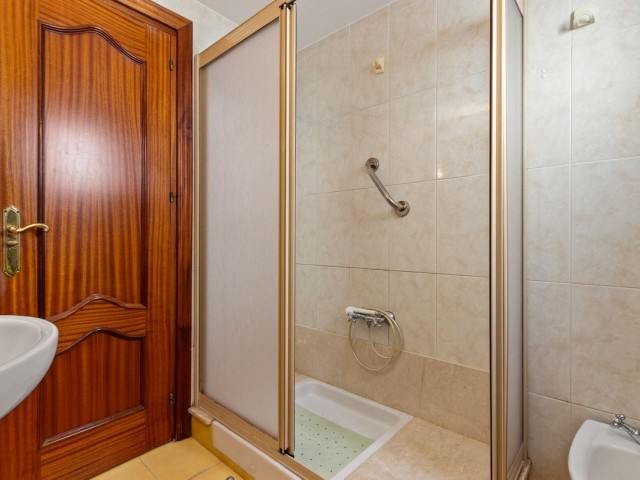 Apartamento con 2 Dormitorios  en Los Boliches