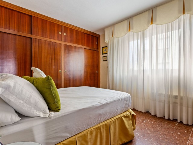 Apartamento con 2 Dormitorios  en Los Boliches