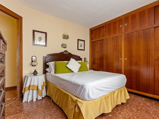 Apartamento con 2 Dormitorios  en Los Boliches