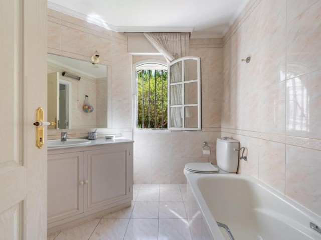 8 Sovrums Villa i Marbella