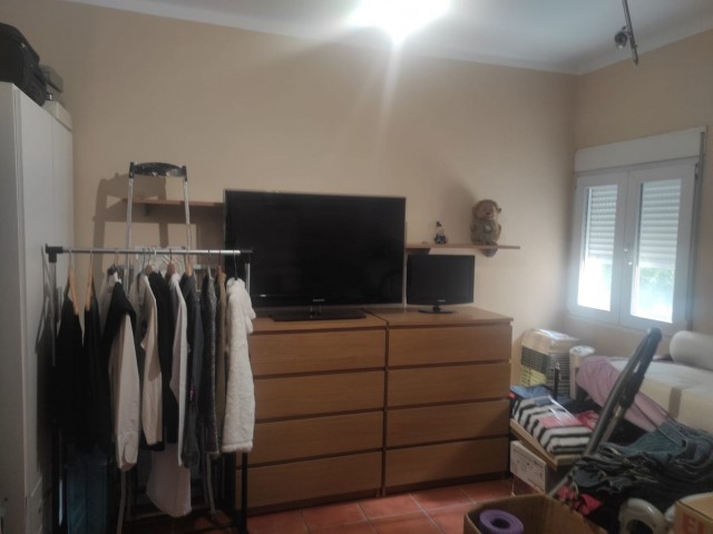 Apartamento con 4 Dormitorios  en Málaga