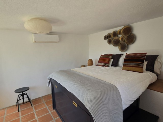Villa con 4 Dormitorios  en Cerros del Aguila