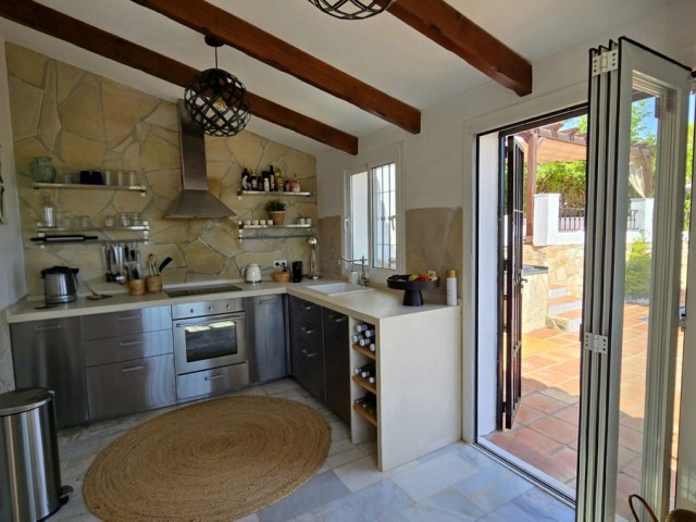Villa con 4 Dormitorios  en Cerros del Aguila