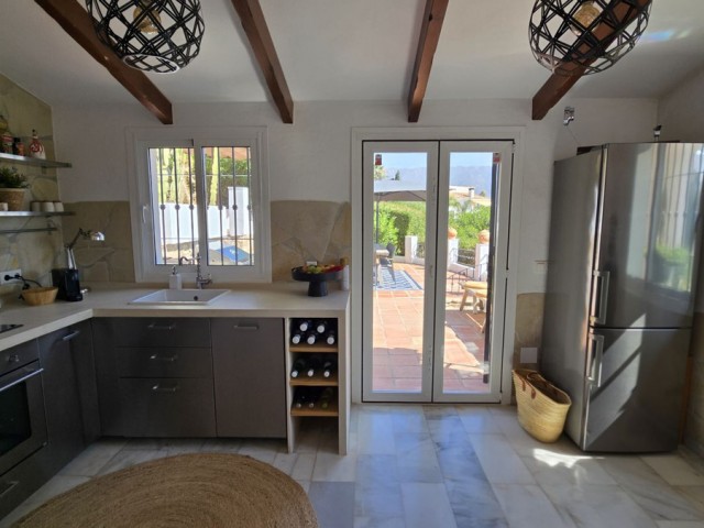 Villa con 4 Dormitorios  en Cerros del Aguila