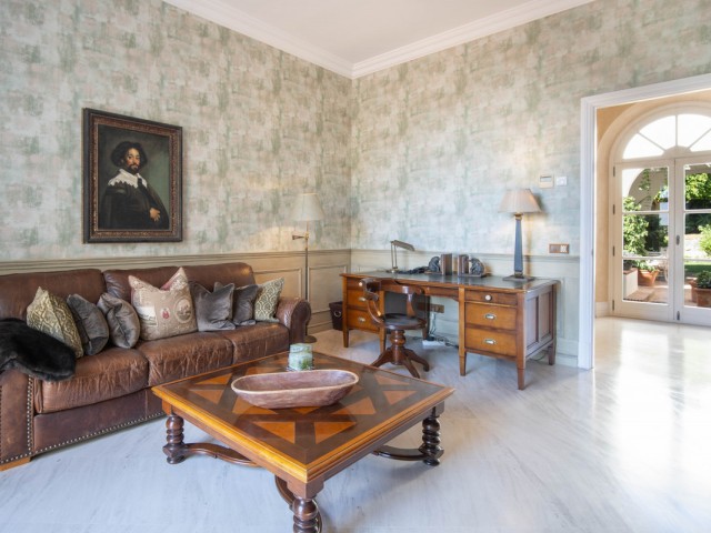 Villa avec 5 Chambres  à The Golden Mile