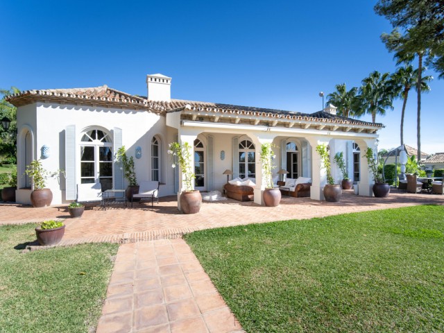 5 Bedrooms Villa in The Golden Mile