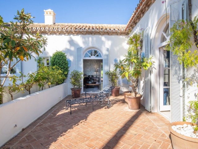 5 Bedrooms Villa in The Golden Mile