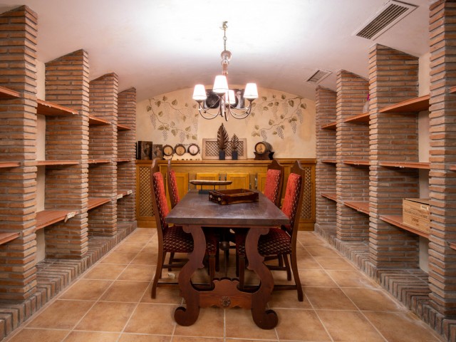 5 Bedrooms Villa in The Golden Mile