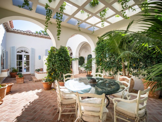 5 Bedrooms Villa in The Golden Mile