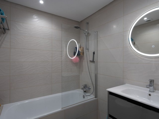 Apartamento con 2 Dormitorios  en La Cala