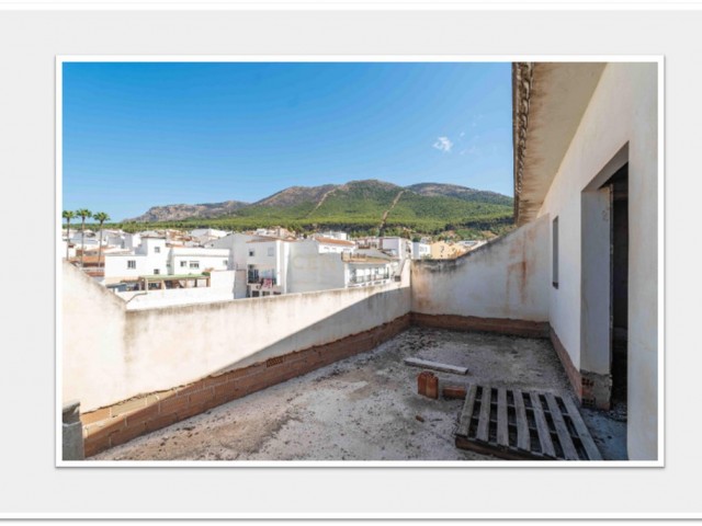 Commercial in Alhaurín el Grande