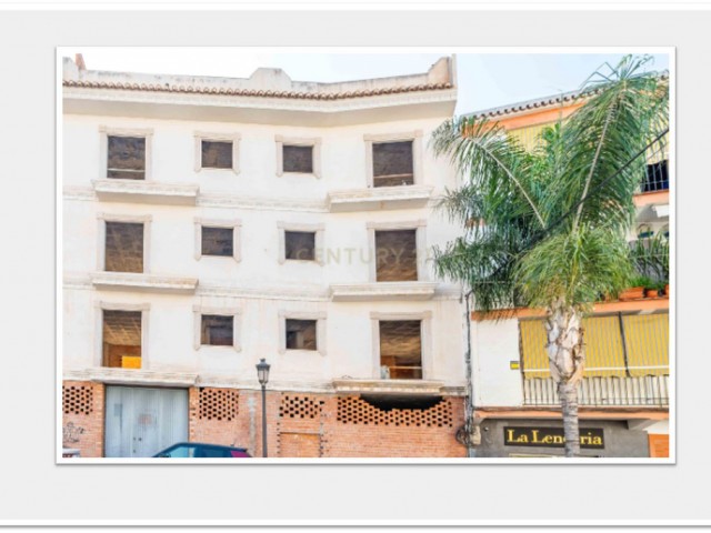 Commercial in Alhaurín el Grande