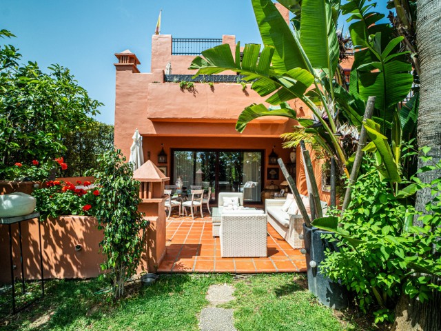 5 Bedrooms Townhouse in Marbella