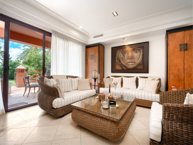 5 Bedrooms Townhouse in Marbella