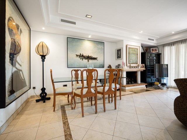 5 Bedrooms Townhouse in Marbella