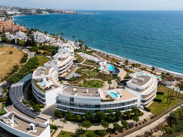 4 Bedrooms Apartment in Estepona