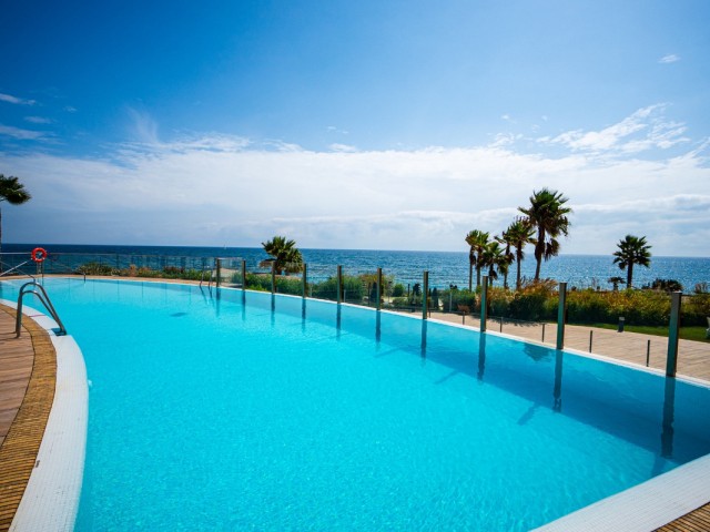 4 Bedrooms Apartment in Estepona