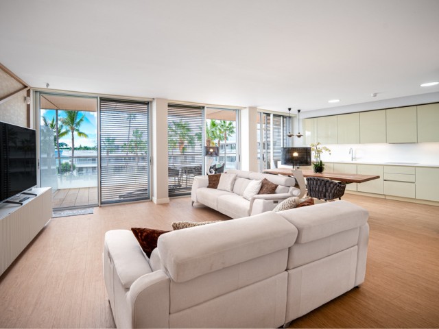 4 Bedrooms Apartment in Estepona