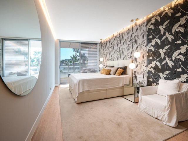 4 Bedrooms Apartment in Estepona