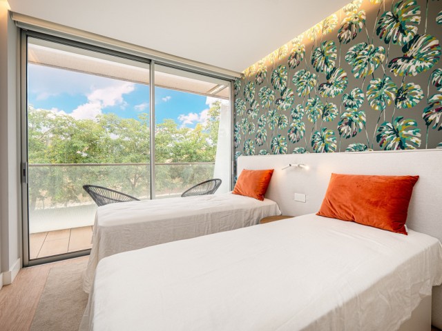 4 Bedrooms Apartment in Estepona