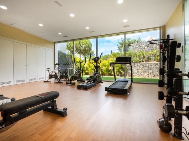 4 Bedrooms Apartment in Estepona