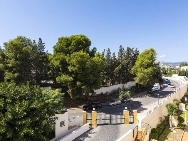 3 Bedrooms Apartment in Nueva Andalucía