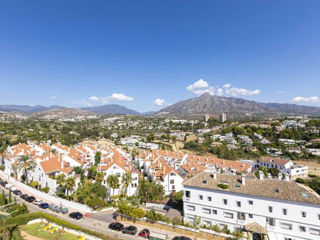 3 Bedrooms Apartment in Nueva Andalucía