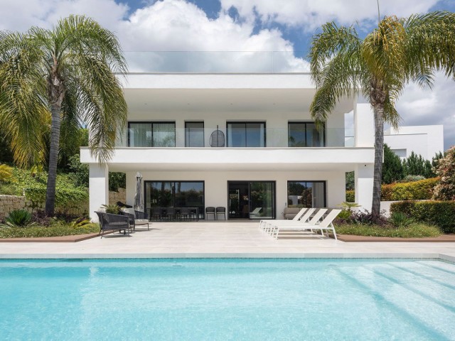 5 Bedrooms Villa in Nueva Andalucía