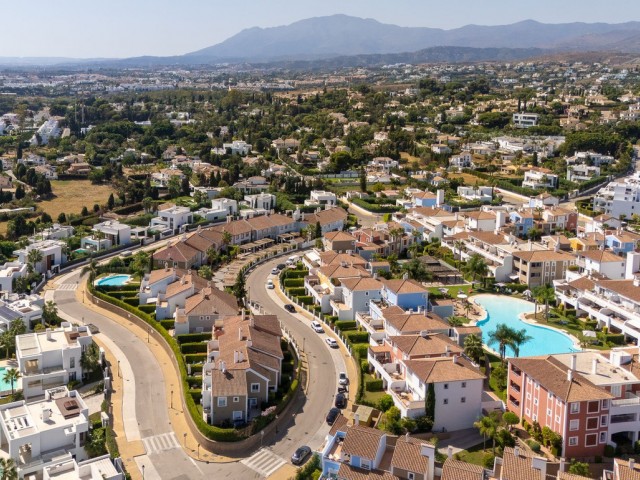 3 Bedrooms Townhouse in Estepona