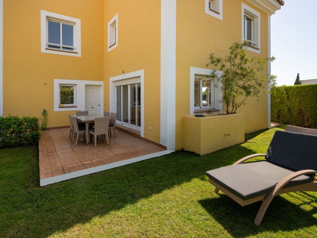 3 Bedrooms Townhouse in Estepona