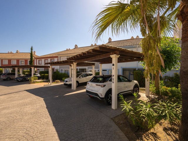 3 Bedrooms Townhouse in Estepona