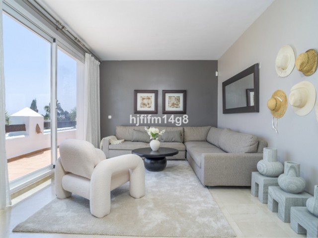 3 Bedrooms Apartment in Nueva Andalucía