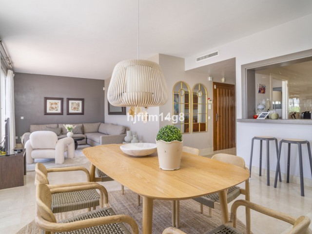 3 Bedrooms Apartment in Nueva Andalucía