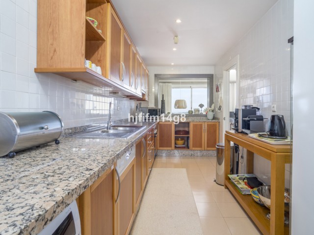 3 Bedrooms Apartment in Nueva Andalucía