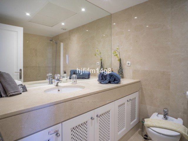3 Bedrooms Apartment in Nueva Andalucía