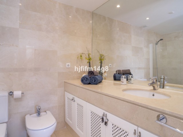 3 Bedrooms Apartment in Nueva Andalucía